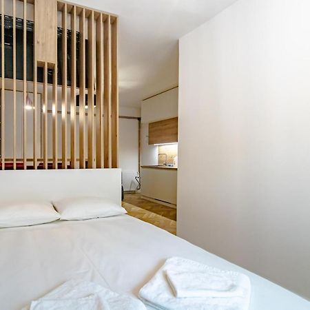 Tkalcha Studio Deluxe Apartment Zagreb Bagian luar foto