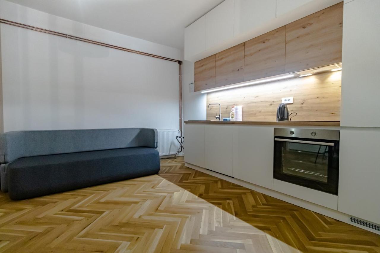 Tkalcha Studio Deluxe Apartment Zagreb Bagian luar foto