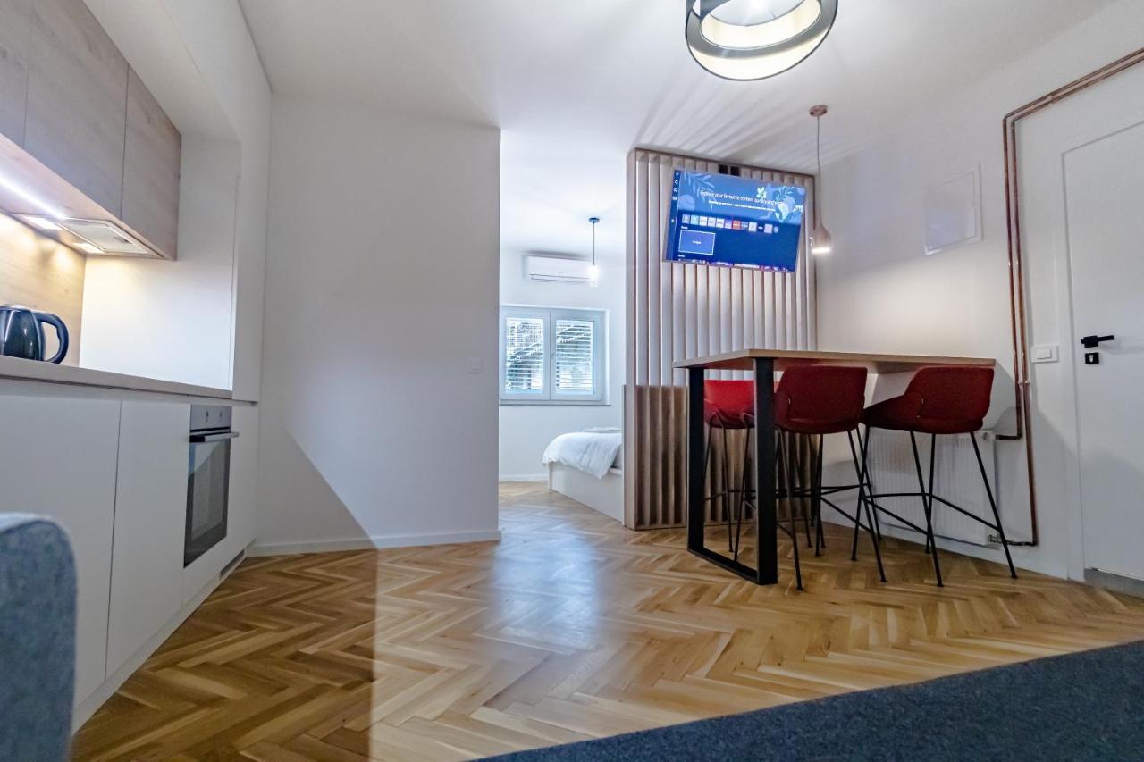 Tkalcha Studio Deluxe Apartment Zagreb Bagian luar foto