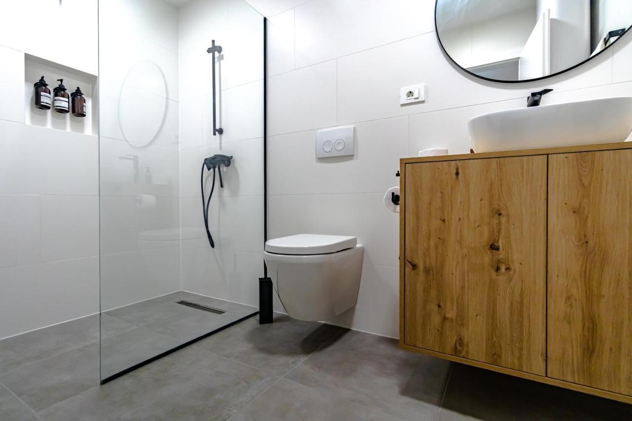 Tkalcha Studio Deluxe Apartment Zagreb Bagian luar foto