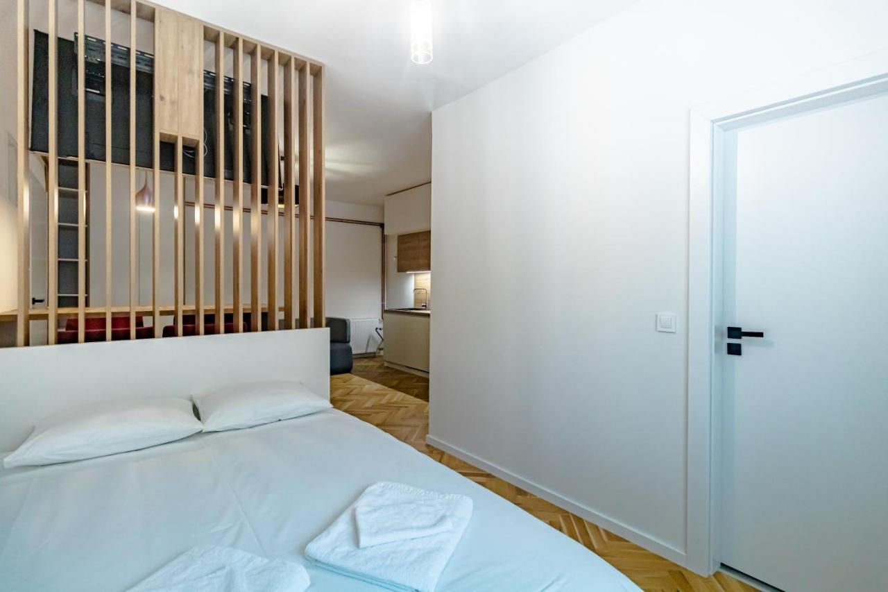 Tkalcha Studio Deluxe Apartment Zagreb Bagian luar foto
