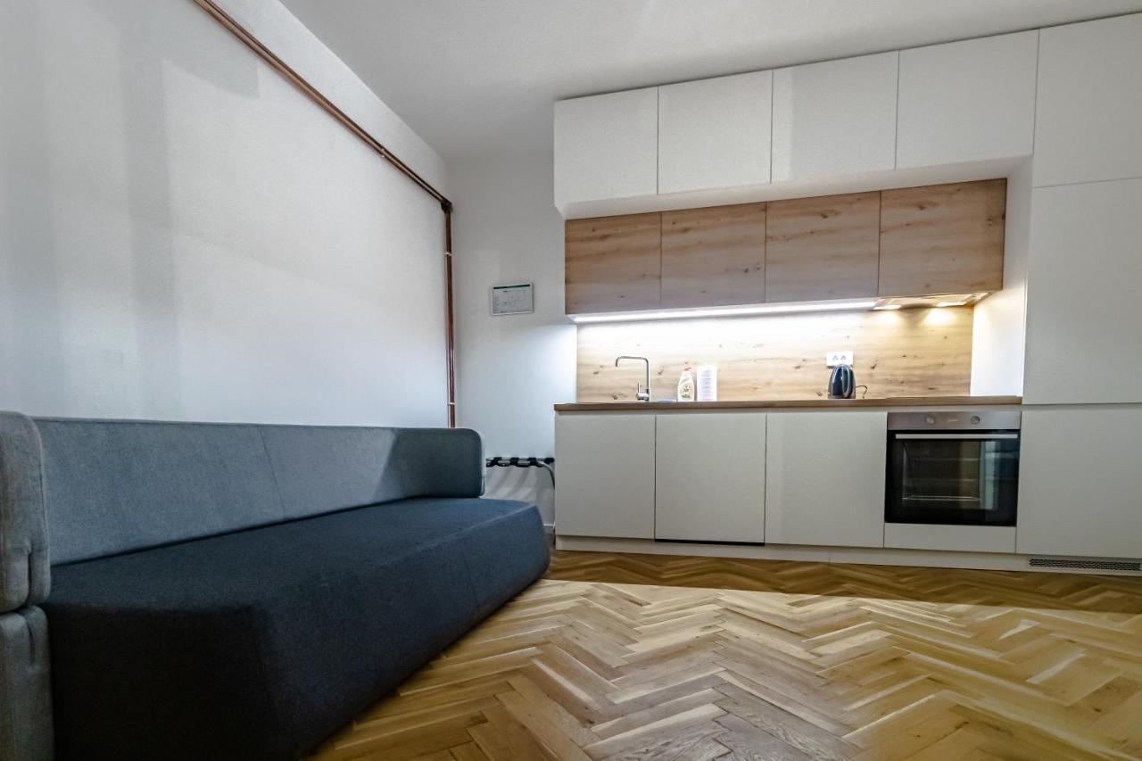 Tkalcha Studio Deluxe Apartment Zagreb Bagian luar foto