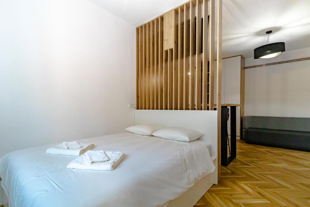 Tkalcha Studio Deluxe Apartment Zagreb Bagian luar foto