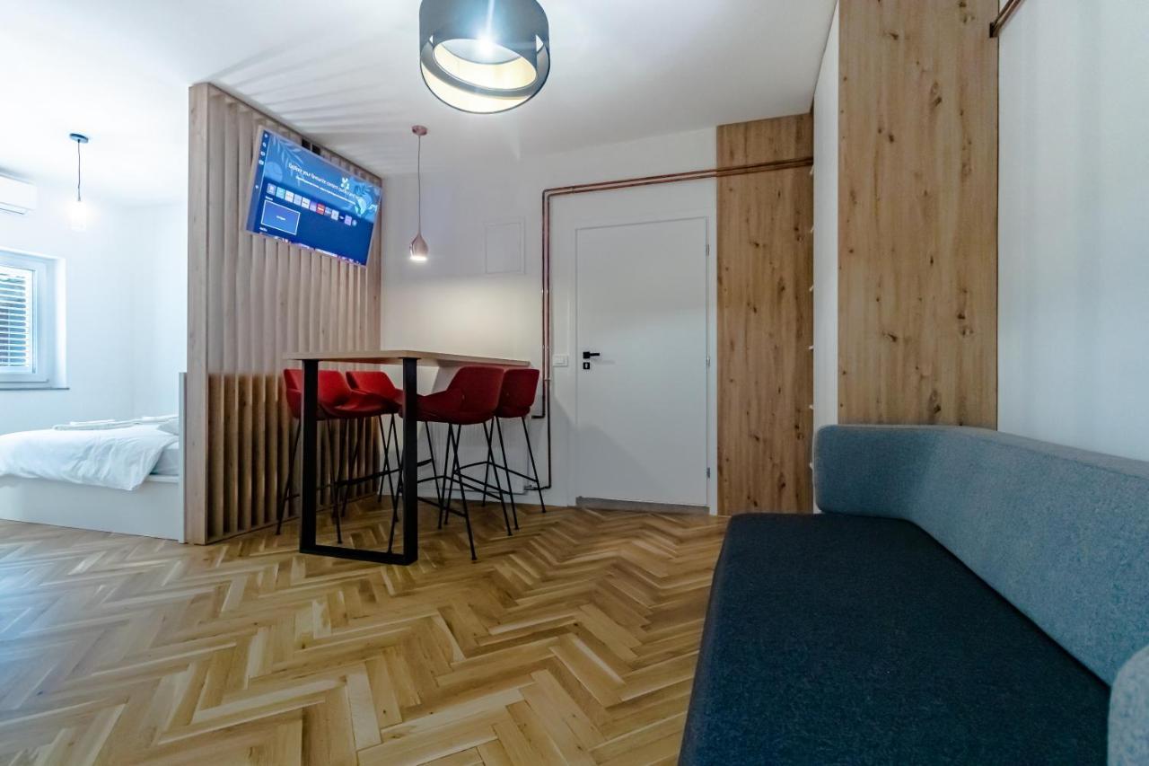 Tkalcha Studio Deluxe Apartment Zagreb Bagian luar foto